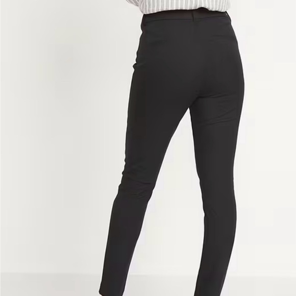 Old Navy High Rise Pixie - Picture 2 of 6